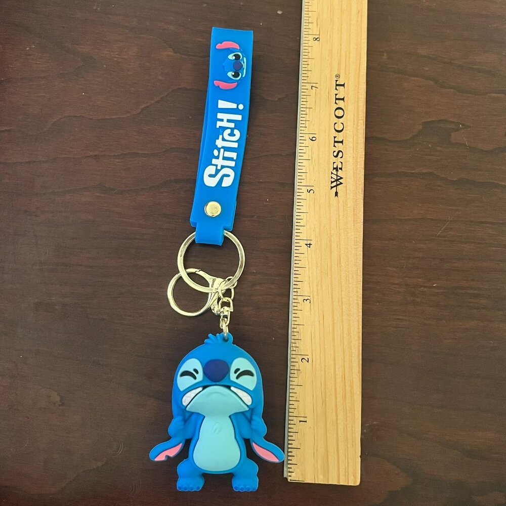 DISNEY Stitch “Groaning” Keychain Key Fob (BRAND-NEW &‎ SO CUTE!) - Picture 4 of 4
